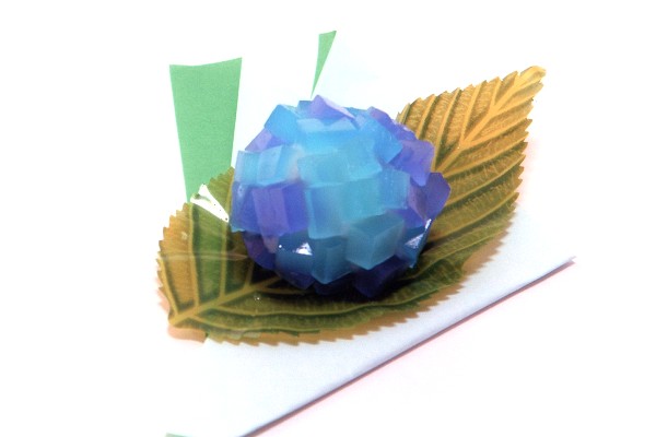 �Ă̘a�َq�@�����ڂ��������u���z�ԁv�B